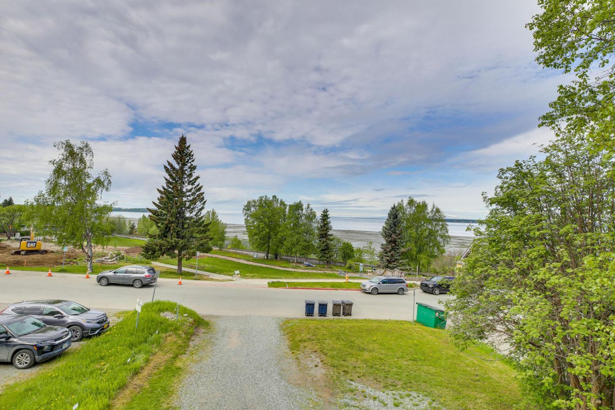 Appartamento Modern Anchorage Getaway, Steps From Coastal Trail Esterno foto