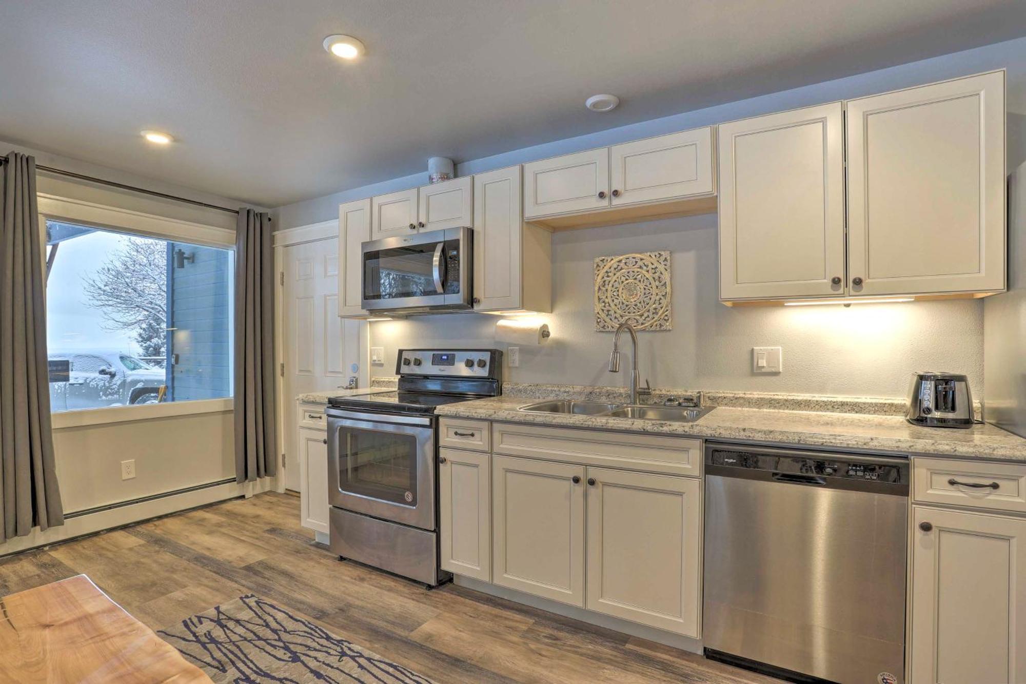 Appartamento Modern Anchorage Getaway, Steps From Coastal Trail Esterno foto